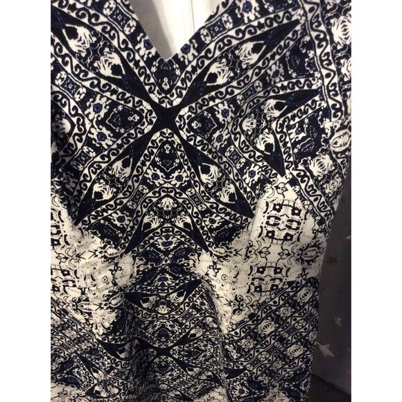 Maggy London Black White Wood Block Print Sleeveless V Neck Dress Size 8 - Picture 6 of 6